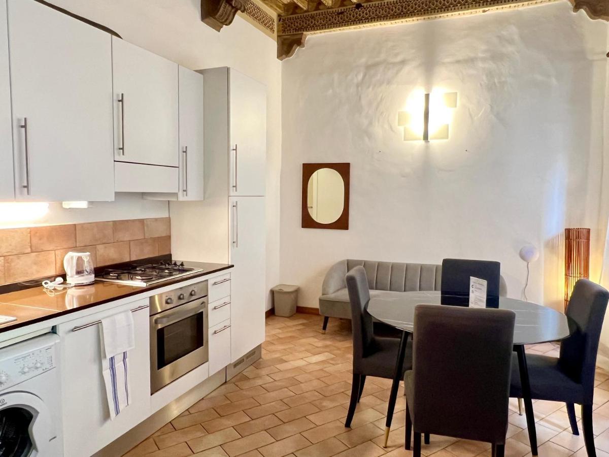 Gh Paradiso - Apartments Siena Buitenkant foto