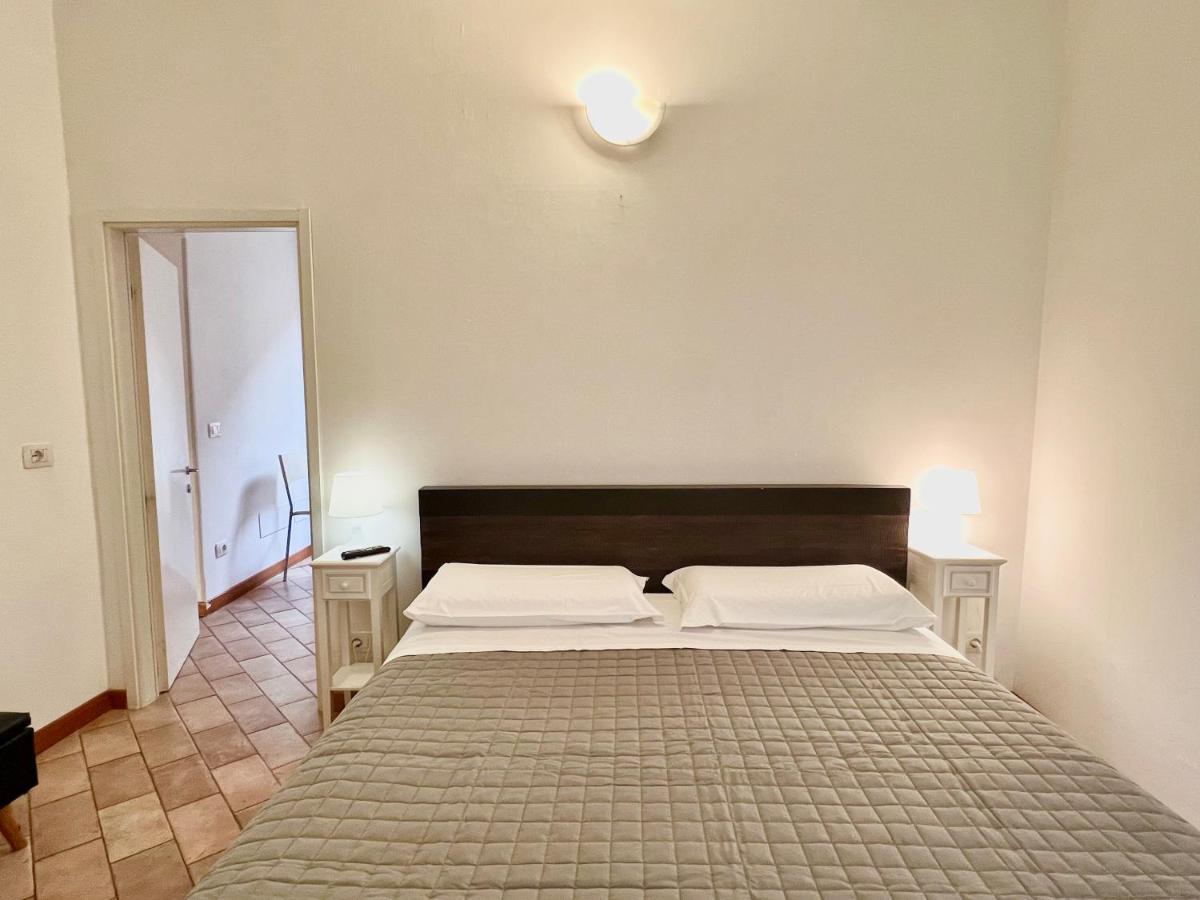 Gh Paradiso - Apartments Siena Buitenkant foto