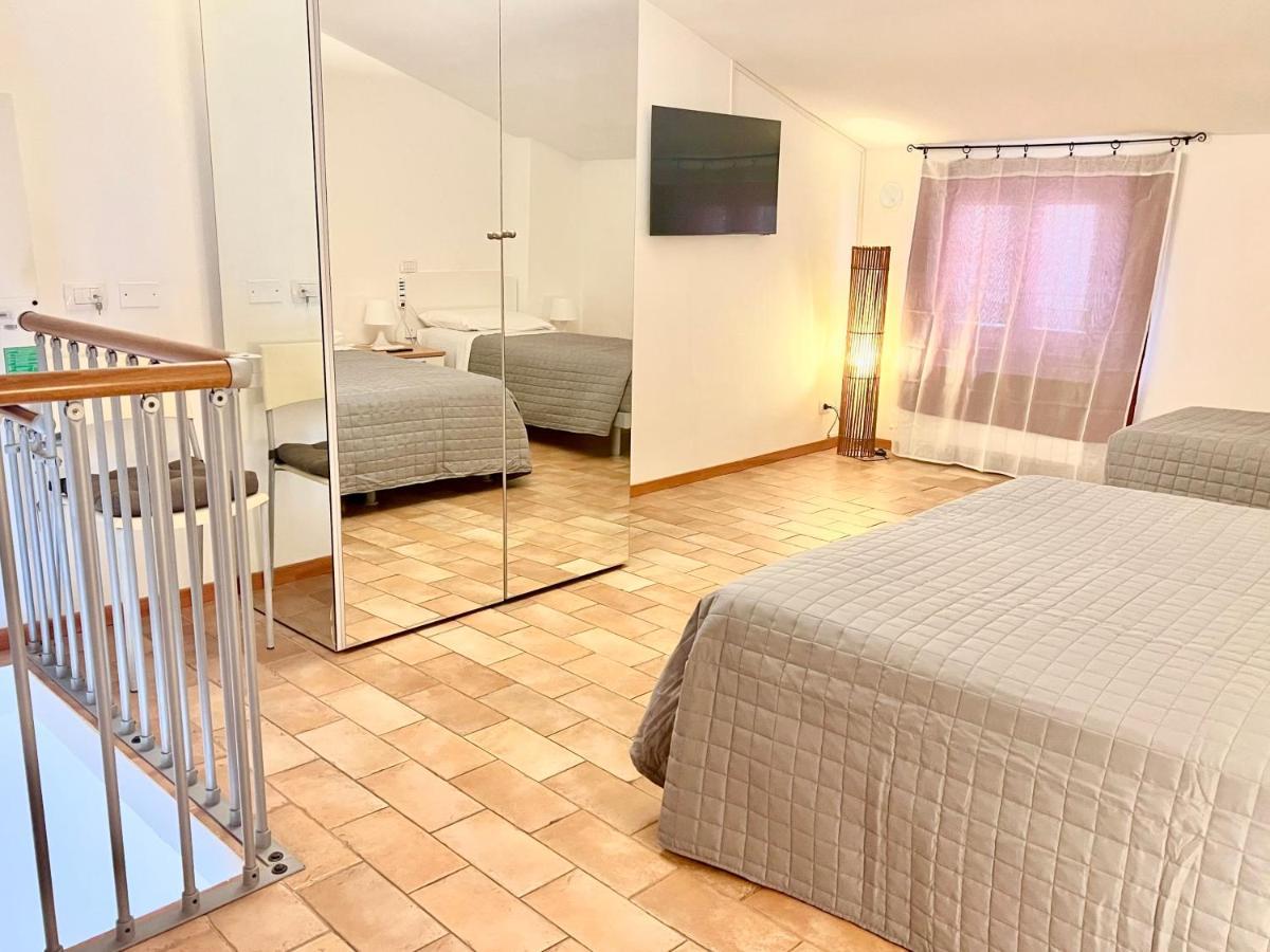 Gh Paradiso - Apartments Siena Buitenkant foto