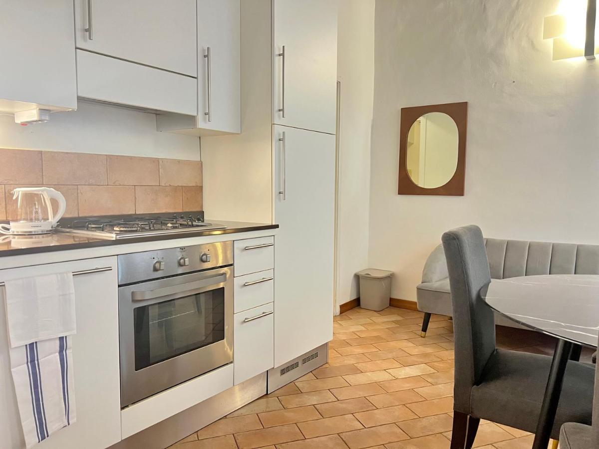 Gh Paradiso - Apartments Siena Buitenkant foto
