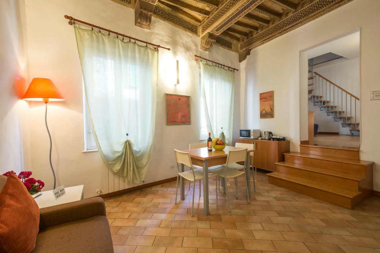 Gh Paradiso - Apartments Siena Buitenkant foto
