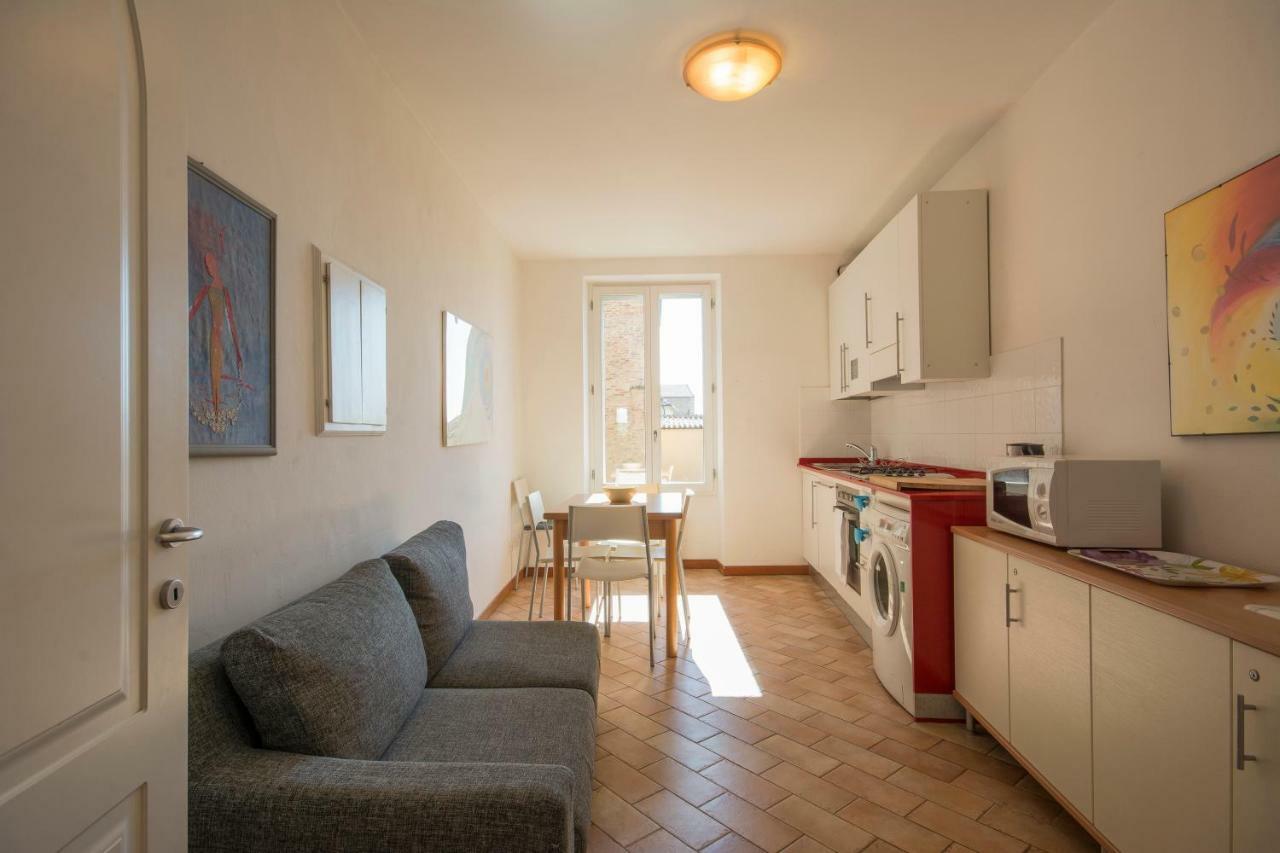 Gh Paradiso - Apartments Siena Buitenkant foto
