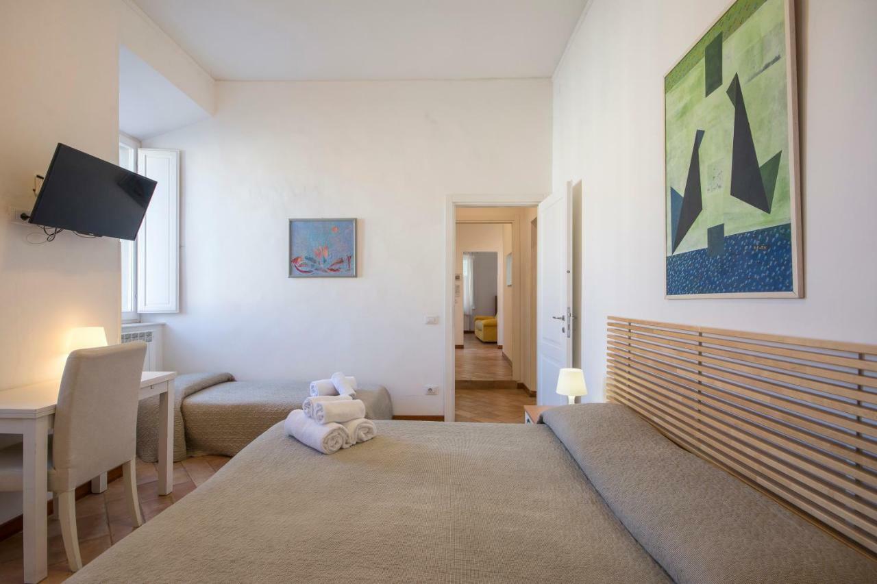 Gh Paradiso - Apartments Siena Buitenkant foto
