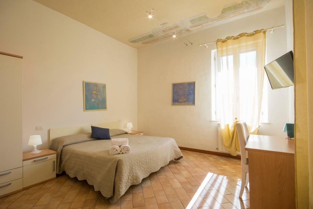 Gh Paradiso - Apartments Siena Buitenkant foto