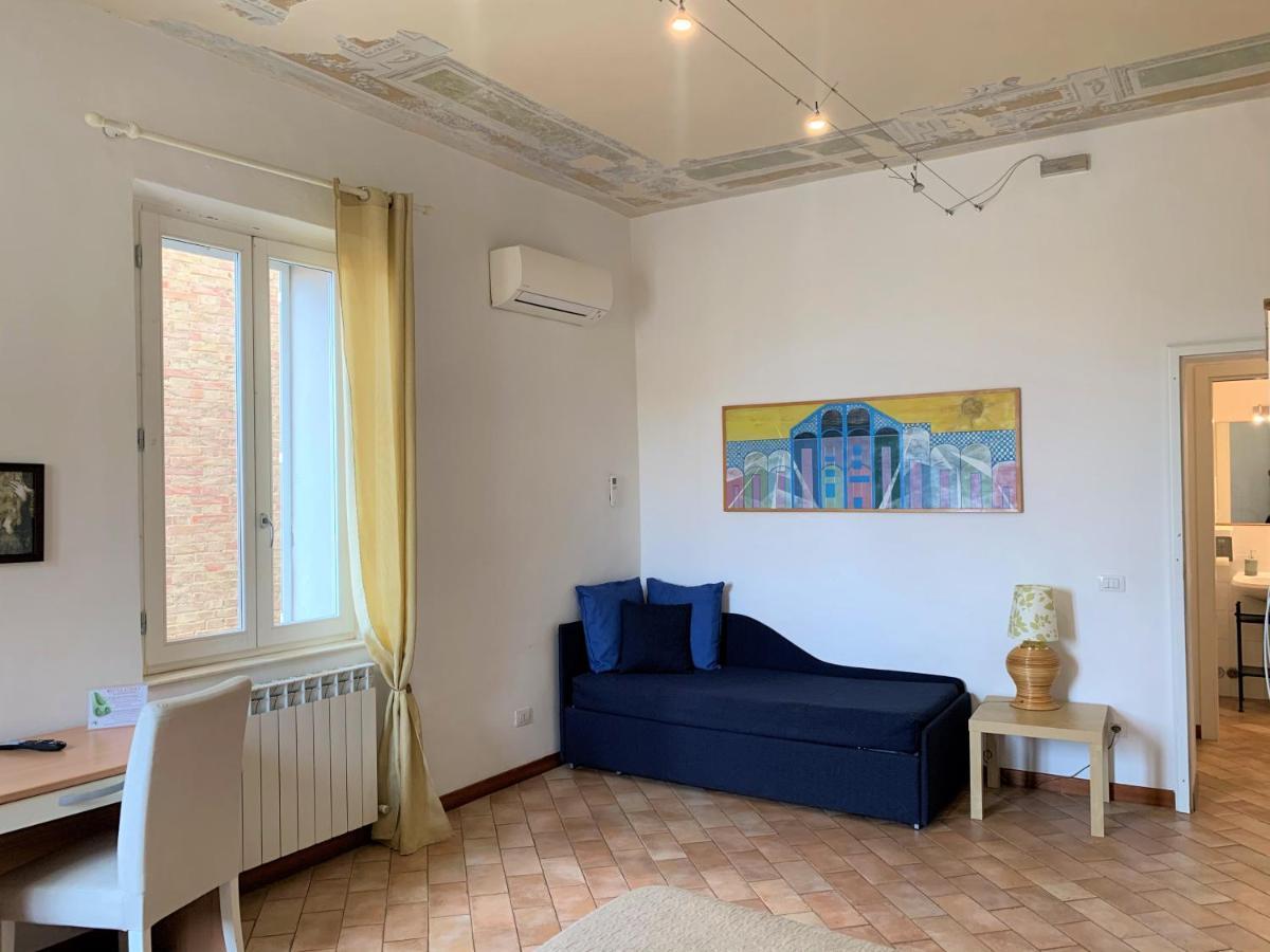 Gh Paradiso - Apartments Siena Buitenkant foto
