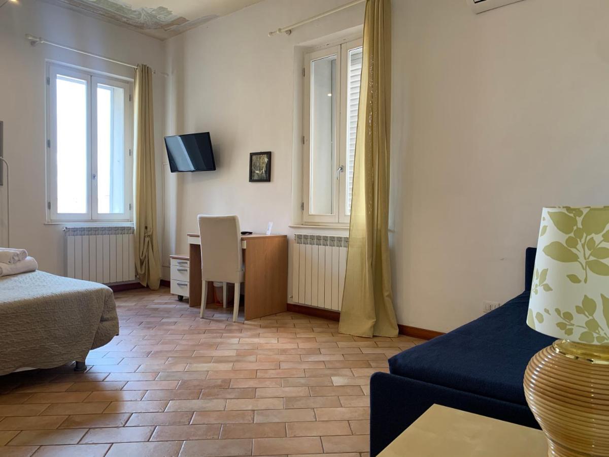 Gh Paradiso - Apartments Siena Buitenkant foto