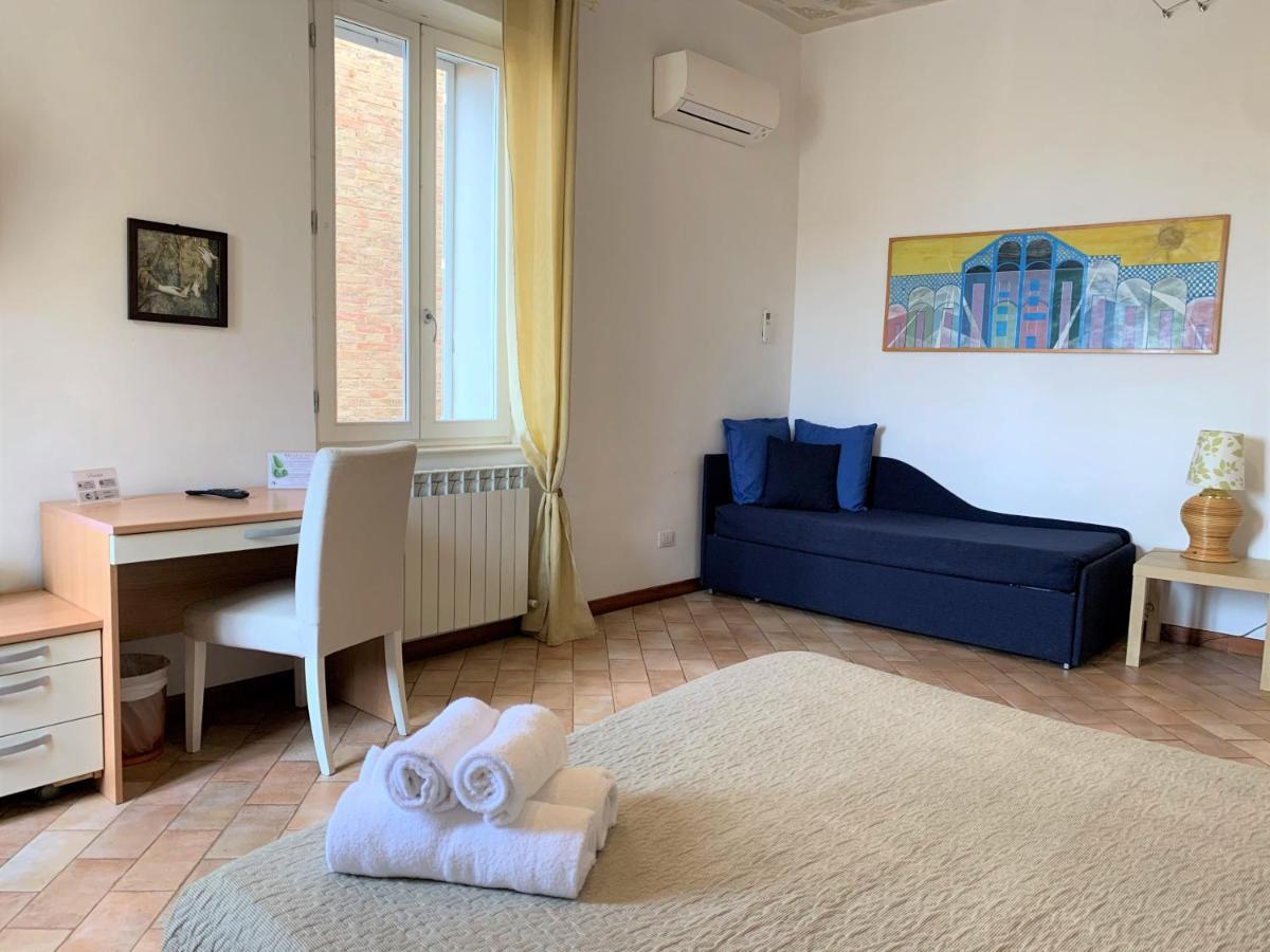 Gh Paradiso - Apartments Siena Buitenkant foto